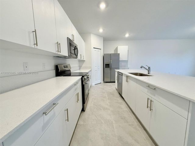 2958 Park Pl 5838, Dania Beach, FL 33312