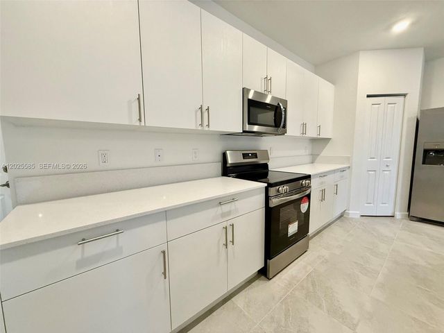 2958 Park Pl 5838, Dania Beach, FL 33312