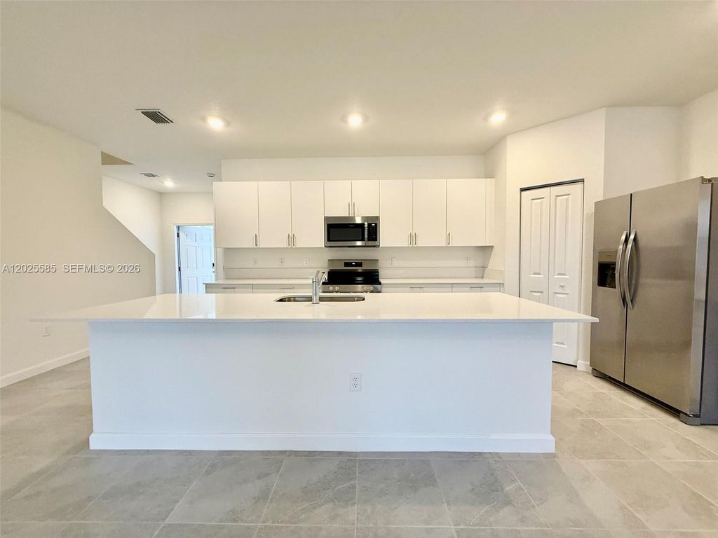 2958 Park Pl 5838, Dania Beach, FL 33312