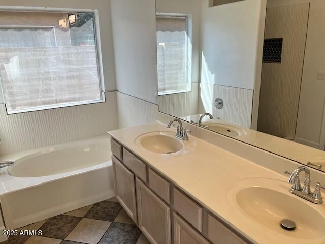 2307 E KELTON Lane, Phoenix, AZ 85022