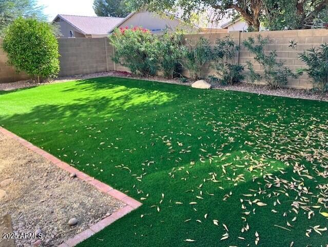 2307 E KELTON Lane, Phoenix, AZ 85022