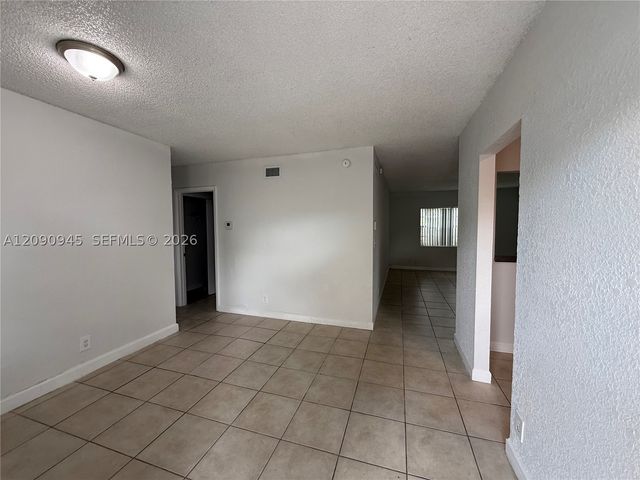 4865 NW 9th Dr 4865, Plantation, FL 33317