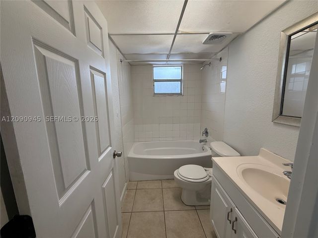 4865 NW 9th Dr 4865, Plantation, FL 33317