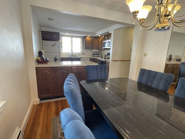 2 Mooney Rd, Burlington, MA 01803