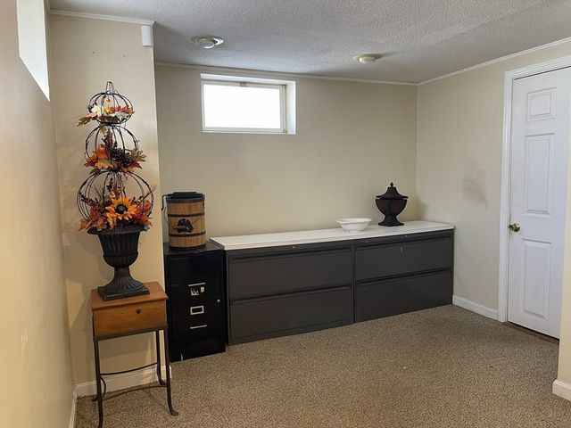 2 Mooney Rd, Burlington, MA 01803