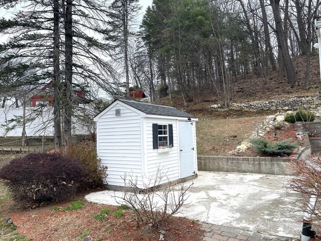 2 Mooney Rd, Burlington, MA 01803