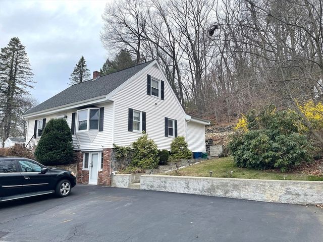 2 Mooney Rd, Burlington, MA 01803