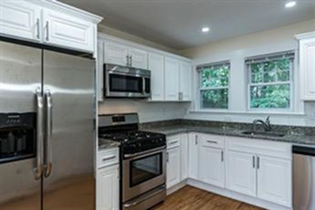 51 Leamington Rd 2, Boston, MA 02135