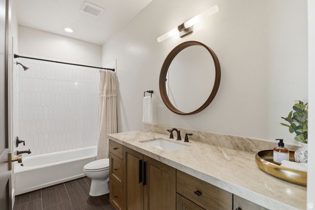6748 W CANTERBURY DR, Highland, UT 84003