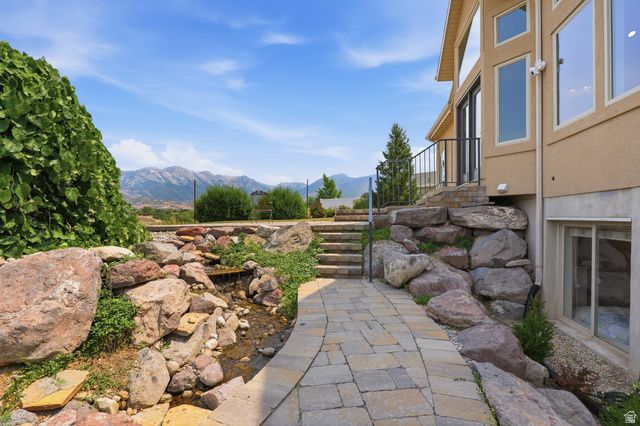 6748 W CANTERBURY DR, Highland, UT 84003