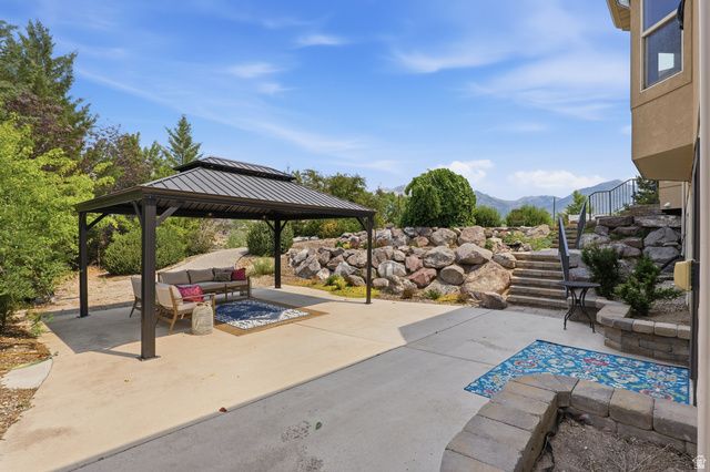 6748 W CANTERBURY DR, Highland, UT 84003