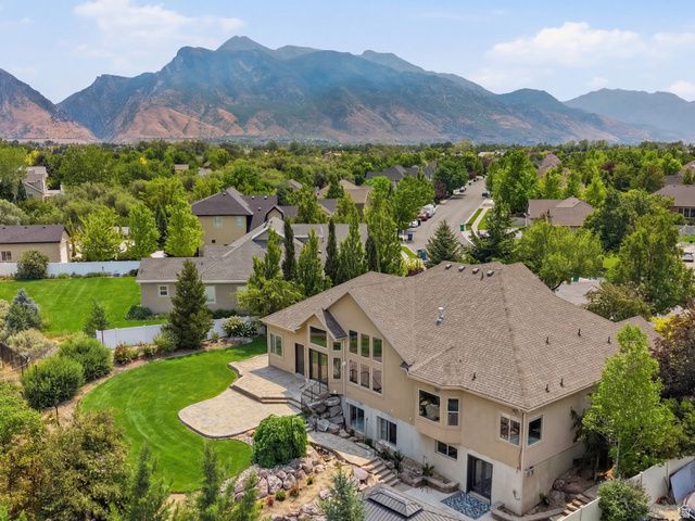 6748 W CANTERBURY DR, Highland, UT 84003