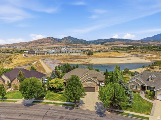 6748 W CANTERBURY DR, Highland, UT 84003