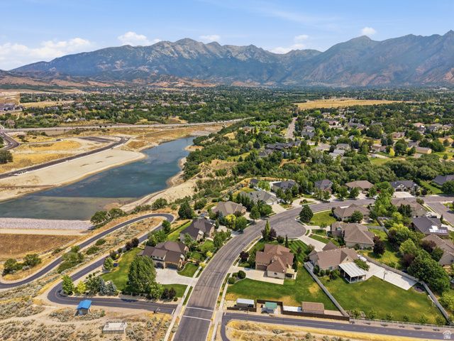 6748 W CANTERBURY DR, Highland, UT 84003