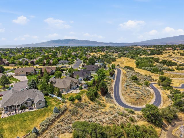 6748 W CANTERBURY DR, Highland, UT 84003