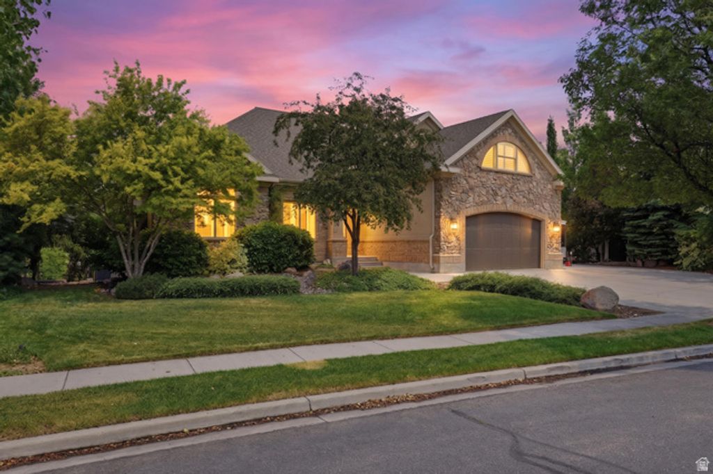6748 W CANTERBURY DR, Highland, UT 84003