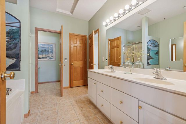 7174 Arthur Drive, Woodbury, MN 55125