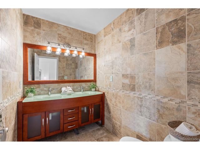 1542 Chambers Dr, Boulder, CO 80305