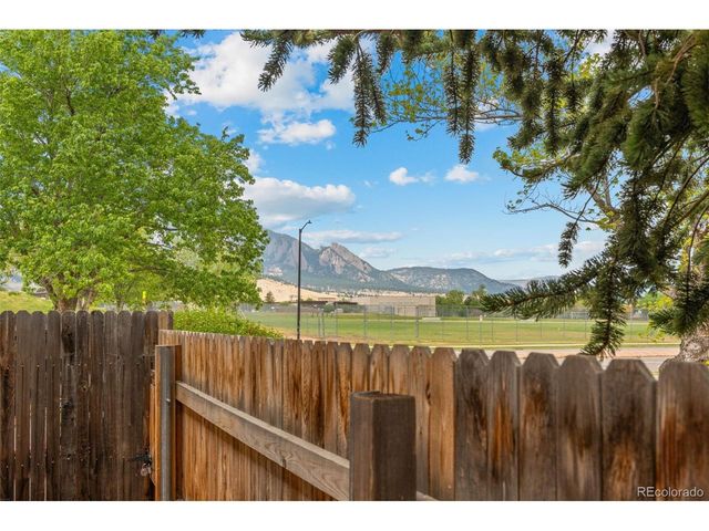 1542 Chambers Dr, Boulder, CO 80305