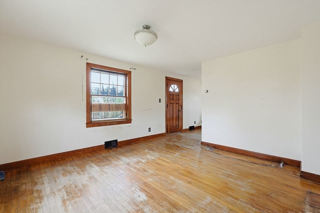 321 Townsend Hill Rd, Townsend, MA 01469