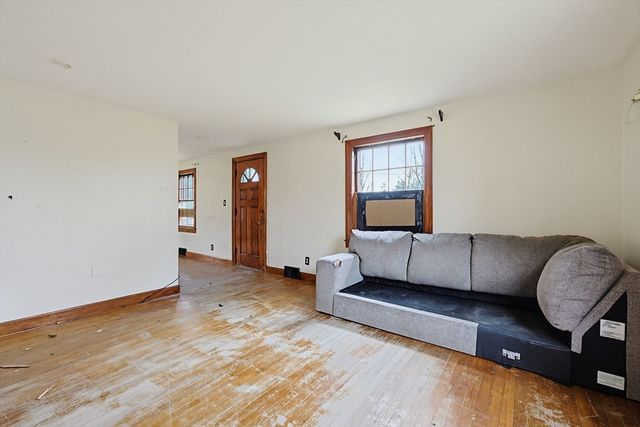 321 Townsend Hill Rd, Townsend, MA 01469