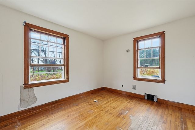 321 Townsend Hill Rd, Townsend, MA 01469