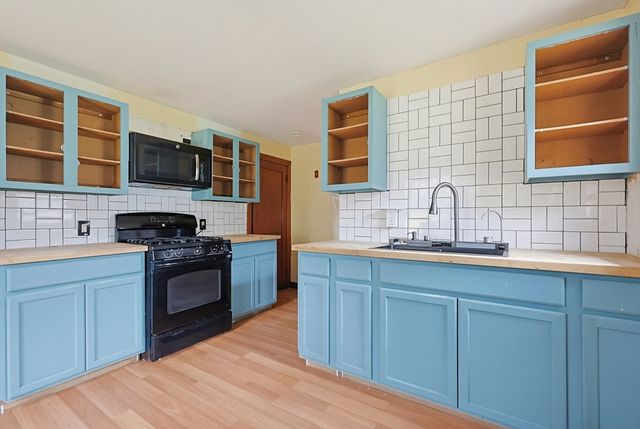 321 Townsend Hill Rd, Townsend, MA 01469