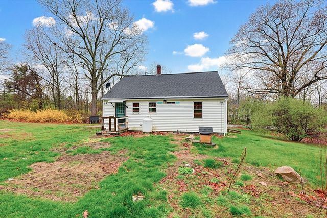 321 Townsend Hill Rd, Townsend, MA 01469
