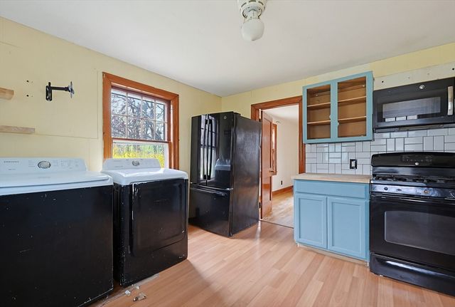 321 Townsend Hill Rd, Townsend, MA 01469