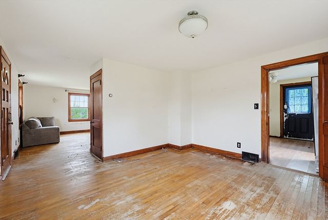 321 Townsend Hill Rd, Townsend, MA 01469