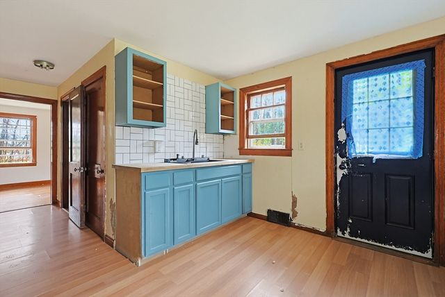 321 Townsend Hill Rd, Townsend, MA 01469