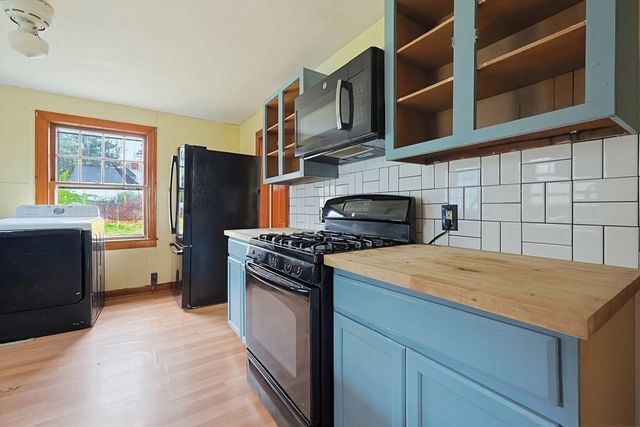 321 Townsend Hill Rd, Townsend, MA 01469