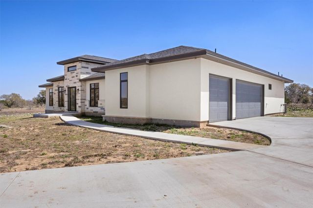 333 Spicewood Trails DR, Spicewood, TX 78669