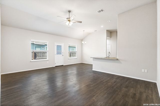 636 Heathers Way, Seguin, TX 78155