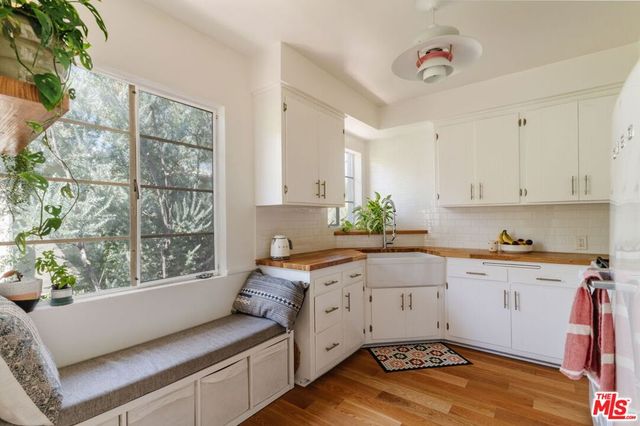 4501 Finley Avenue 10, Los Angeles, CA 90027