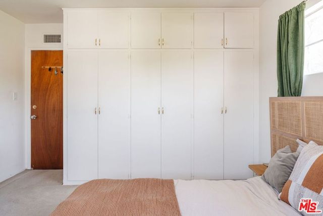 4501 Finley Avenue 10, Los Angeles, CA 90027