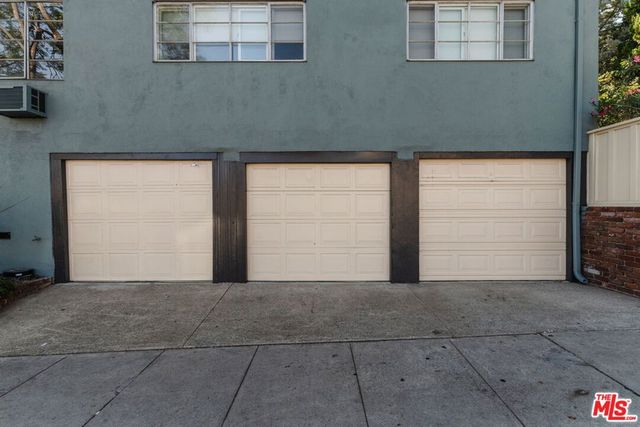 4501 Finley Avenue 10, Los Angeles, CA 90027