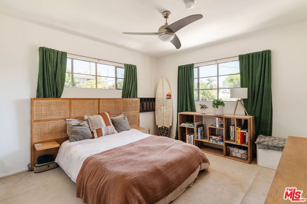 Image 24 of property listing at 4501 Finley Avenue 10, Los Angeles, CA 90027