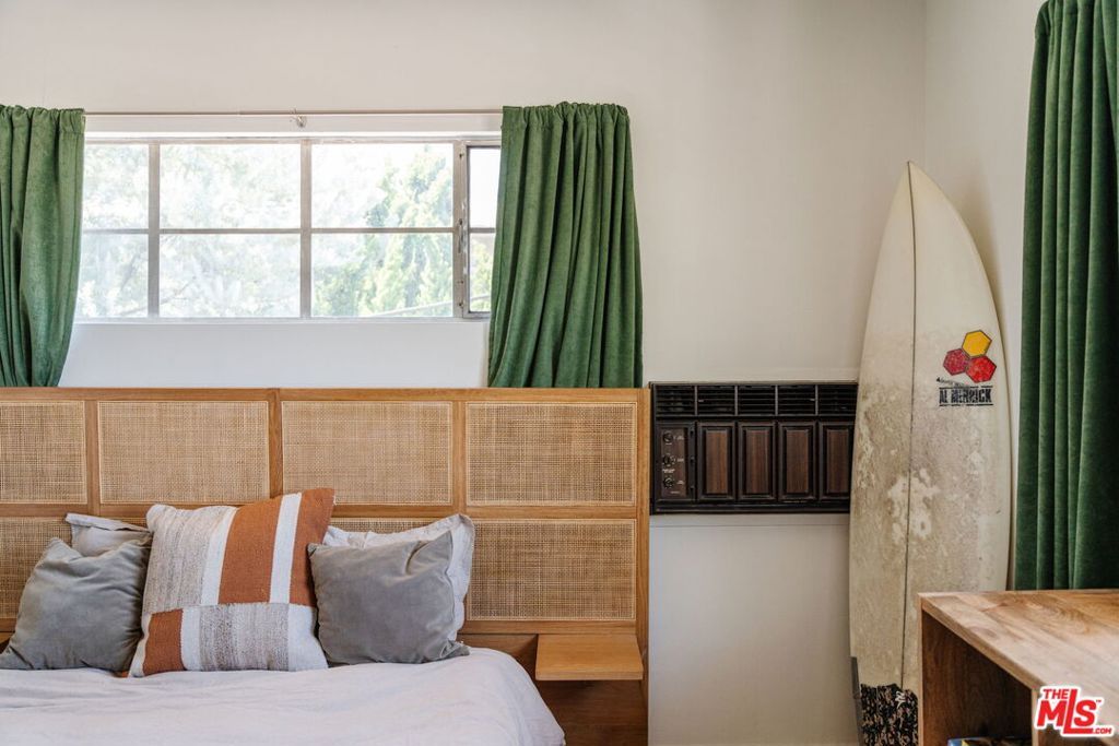 Image 26 of property listing at 4501 Finley Avenue 10, Los Angeles, CA 90027