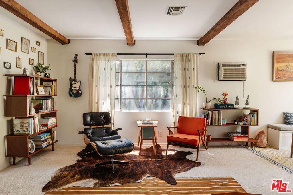 Image 3 of property listing at 4501 Finley Avenue 10, Los Angeles, CA 90027