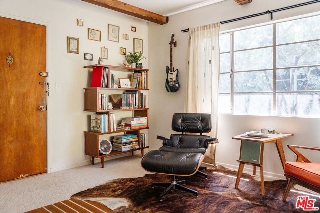 Image 4 of property listing at 4501 Finley Avenue 10, Los Angeles, CA 90027