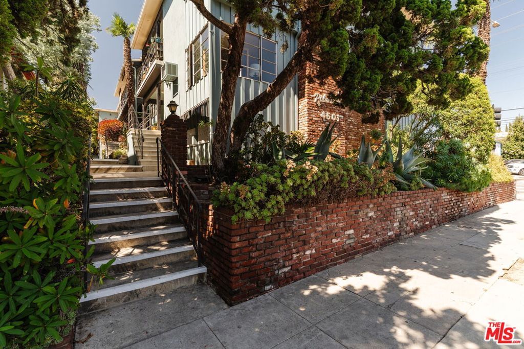 Image 42 of property listing at 4501 Finley Avenue 10, Los Angeles, CA 90027