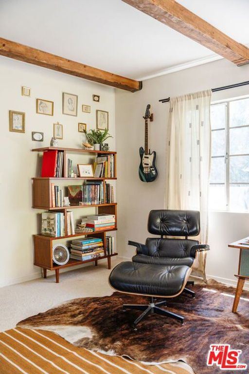 Image 9 of property listing at 4501 Finley Avenue 10, Los Angeles, CA 90027