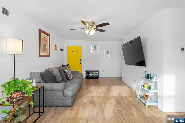 25 River Road B11, Nutley, NJ 07110