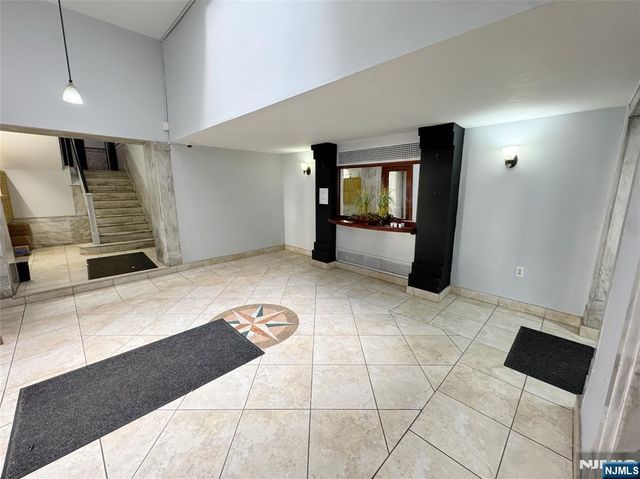 101 73rd Street 32, North Bergen, NJ 07047