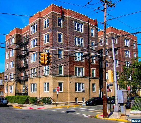 101 73rd Street 32, North Bergen, NJ 07047