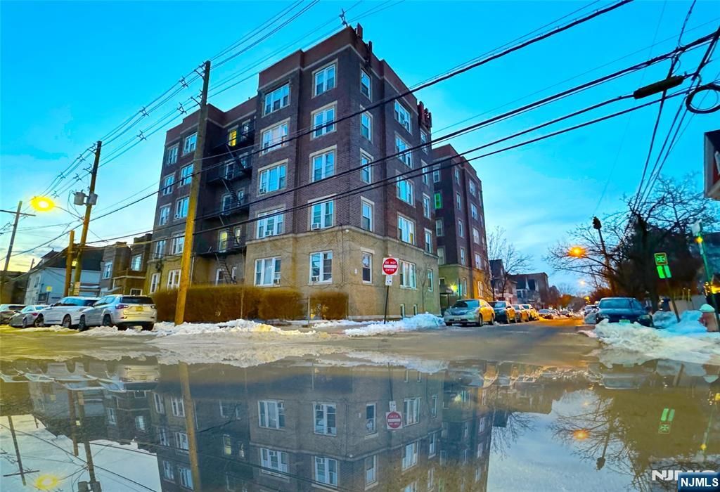 101 73rd Street 32, North Bergen, NJ 07047