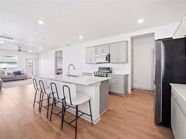515 Millbrook BLVD, San Marcos, TX 78666