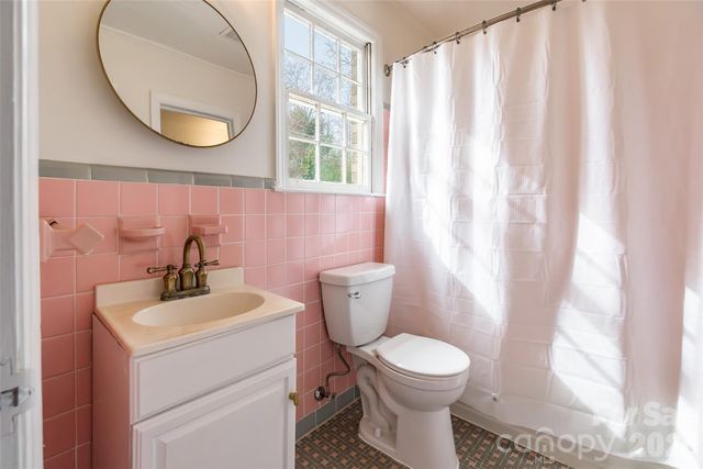 3728 Stonehaven Drive, Charlotte, NC 28215