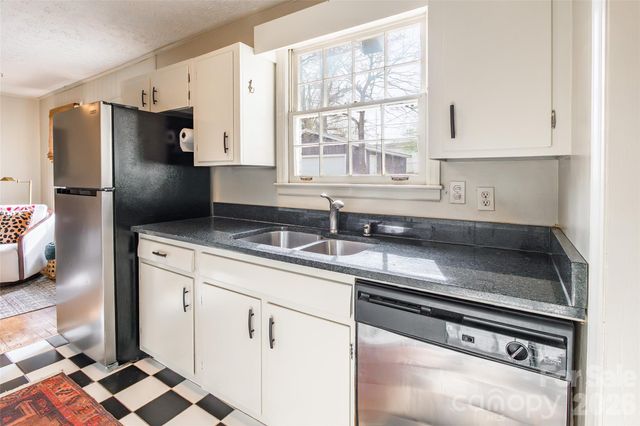 3728 Stonehaven Drive, Charlotte, NC 28215